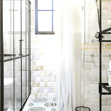 House Aenemona For 6 Guests In بيت للعطل *